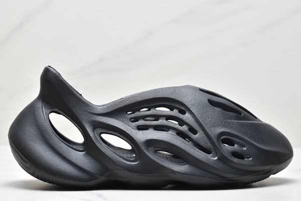 Adidas Yeezy Foam Runner Onyx HP8739